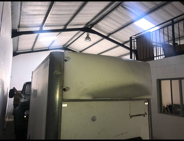 154M² MINI FACTORY RENTED IN BRACKENFELL CENTRAL